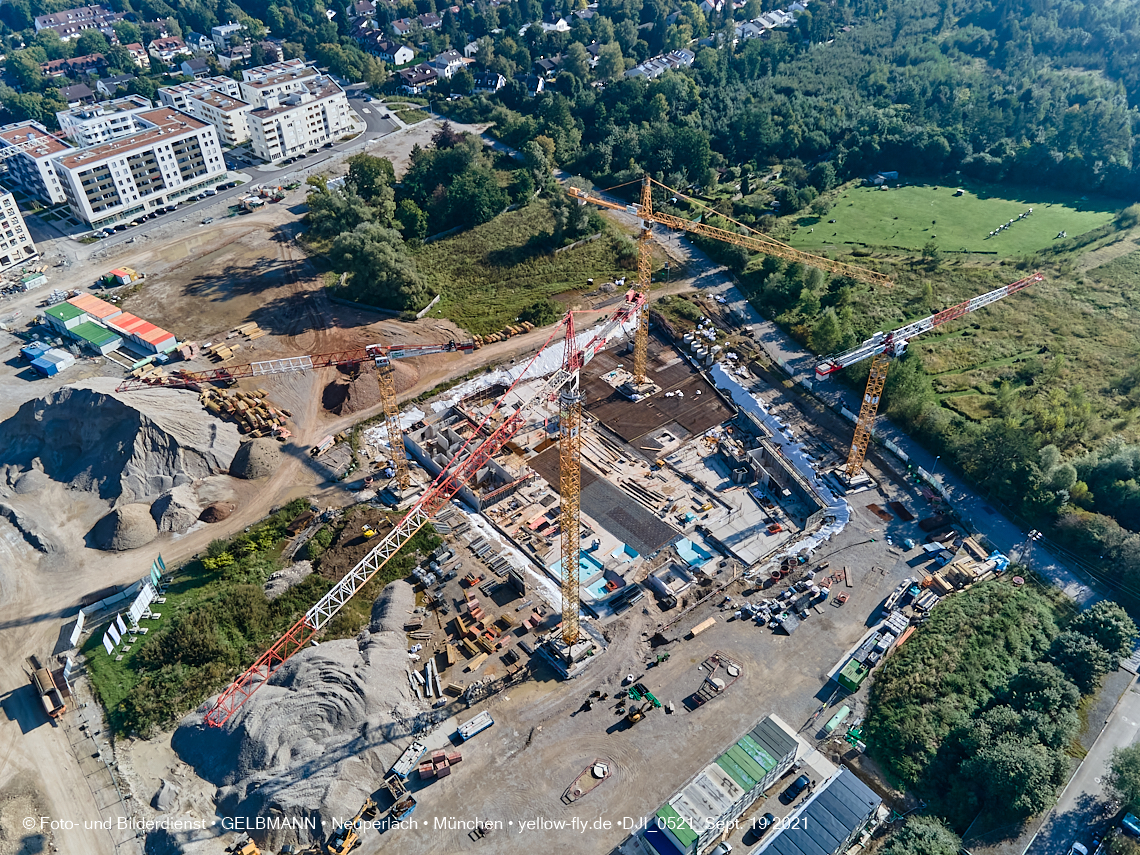 19.09.2021 - Aktuelle Luftbilder aus dem Alexisquartier und Pandion Verde in Neuperlach in München